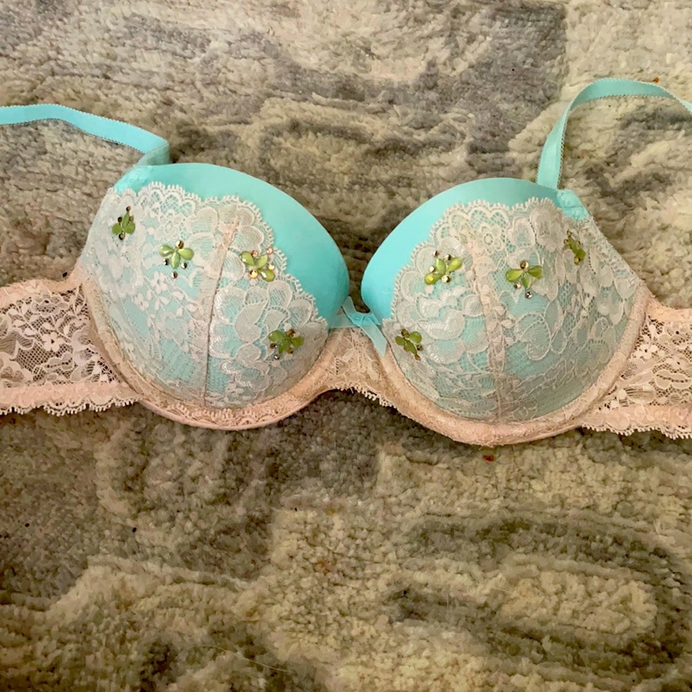 Victoria’s Secret blue and cream lace bra